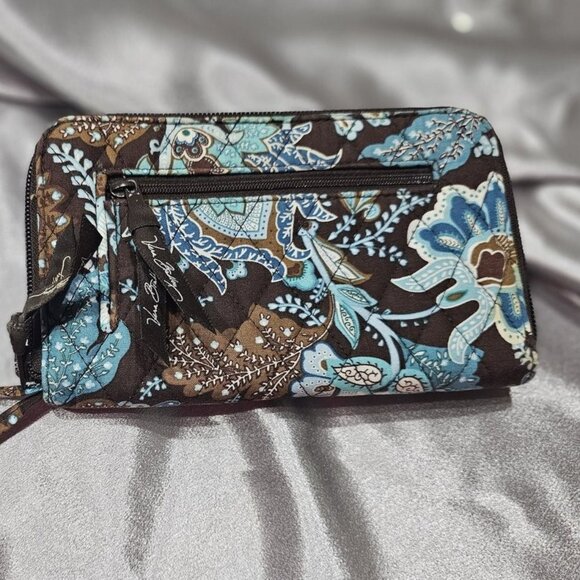 Vera Bradley Wallet/Wristlet - Picture 1 of 3